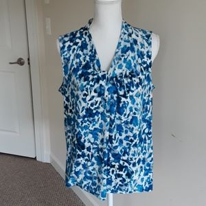 Blue and Gray Floral Pattern Sleeveless Blouse